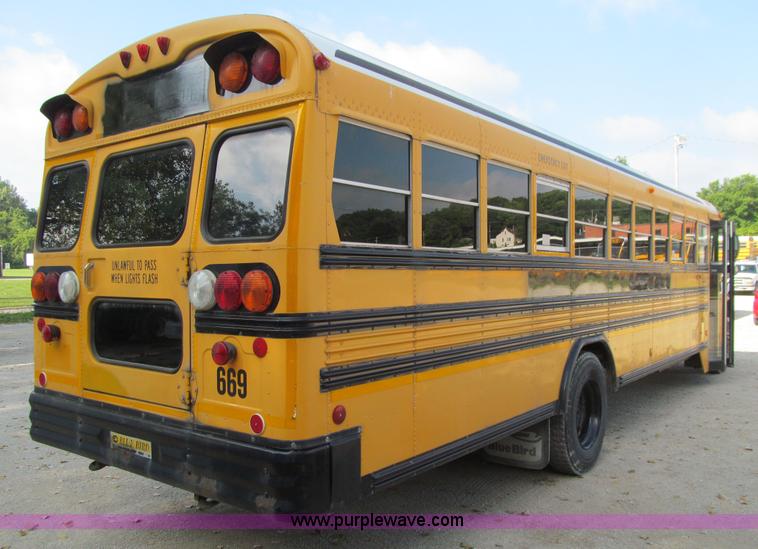 image for item K6250 2003 International 3800 school bus