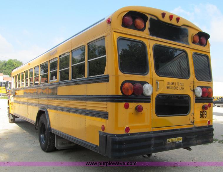 image for item K6250 2003 International 3800 school bus