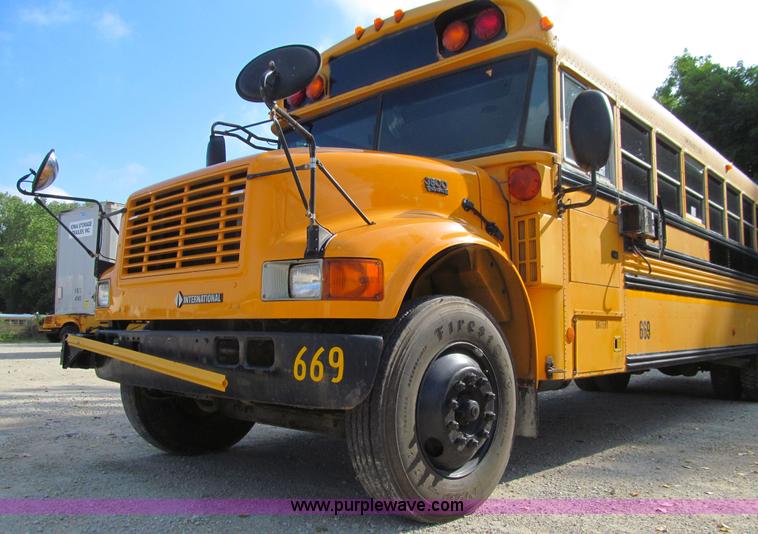 image for item K6250 2003 International 3800 school bus