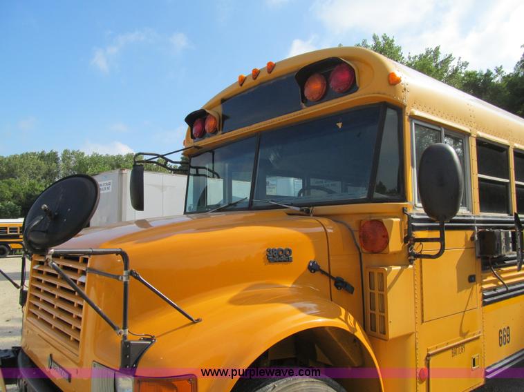 image for item K6250 2003 International 3800 school bus