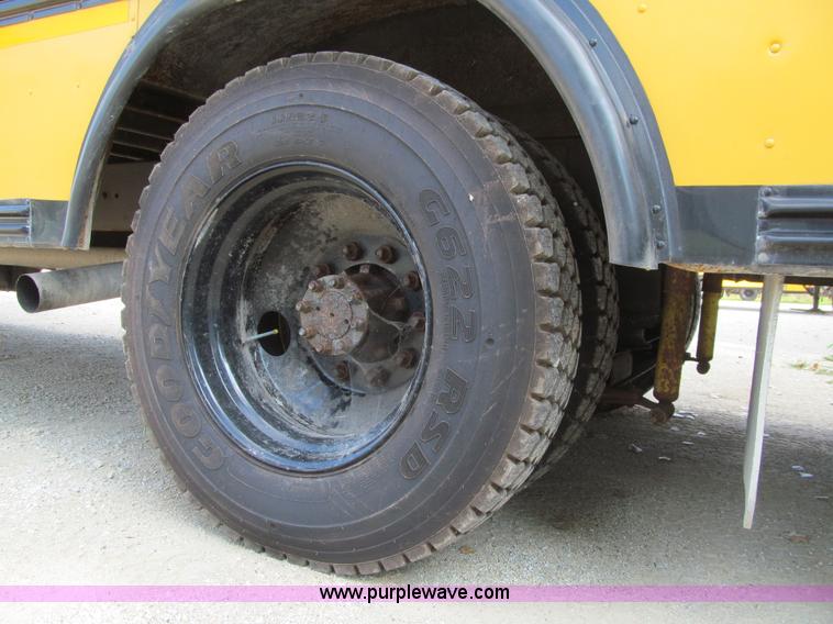 image for item K6250 2003 International 3800 school bus