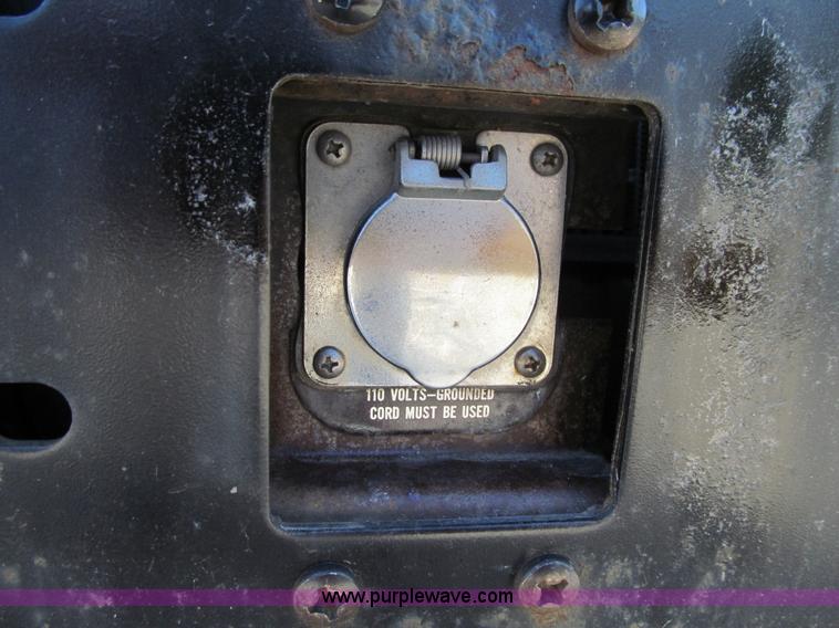 image for item K6250 2003 International 3800 school bus