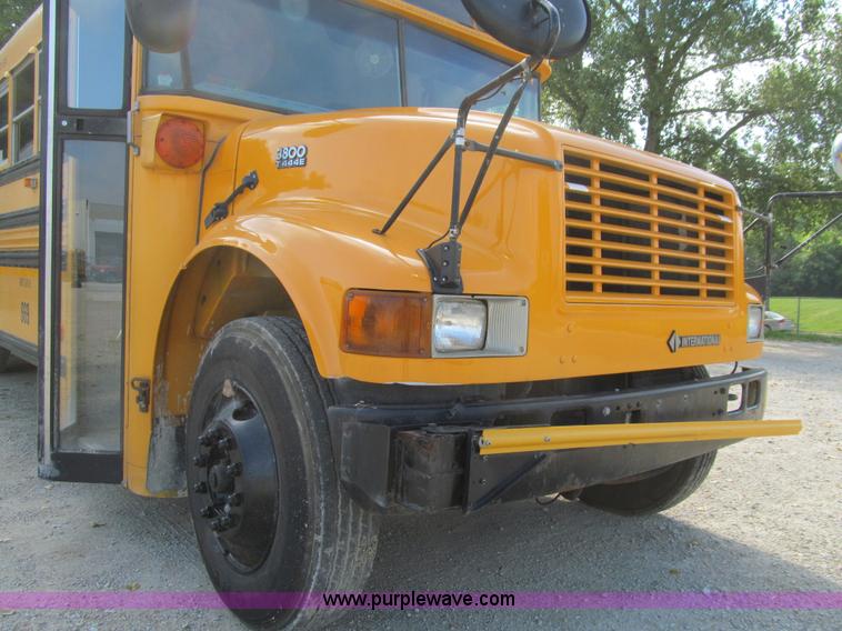 image for item K6250 2003 International 3800 school bus
