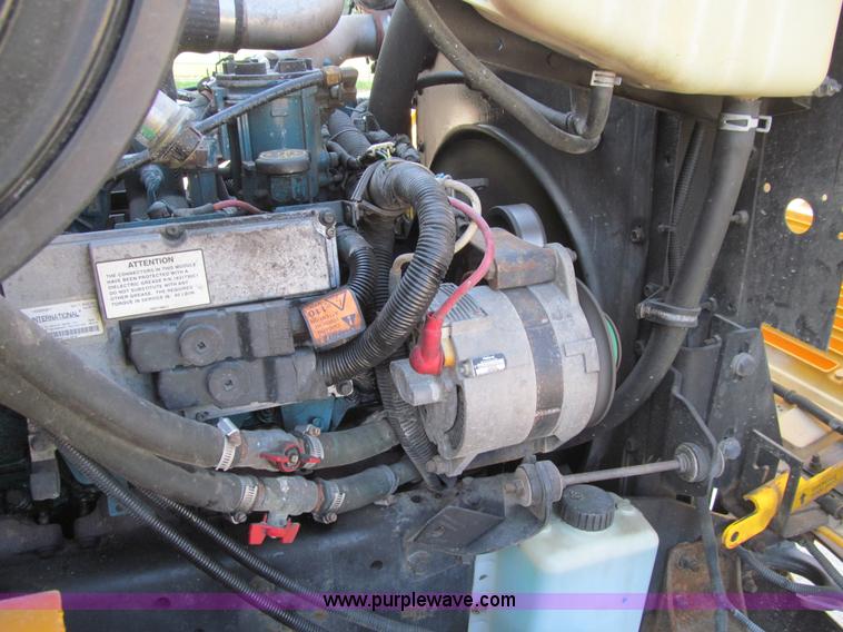 image for item K6250 2003 International 3800 school bus