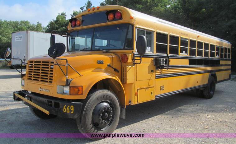 image for item K6250 2003 International 3800 school bus