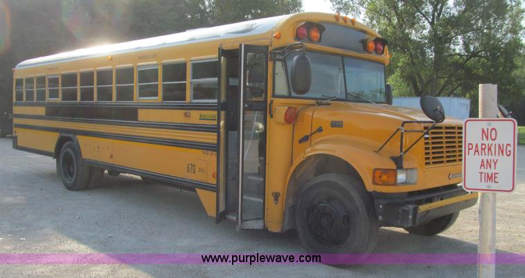image for item K6251 2003 International 3800 school bus