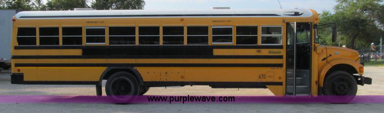 image for item K6251 2003 International 3800 school bus