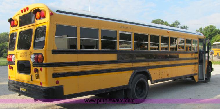 image for item K6251 2003 International 3800 school bus