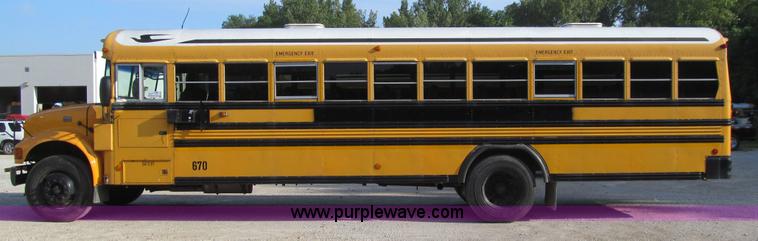 image for item K6251 2003 International 3800 school bus