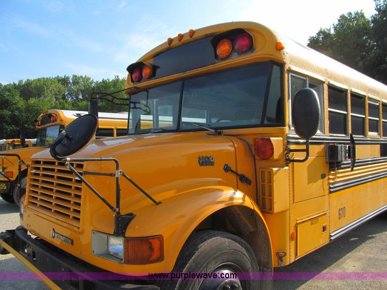 image for item K6251 2003 International 3800 school bus