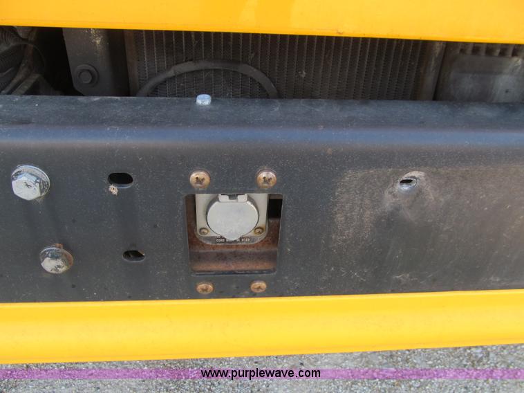 image for item K6251 2003 International 3800 school bus