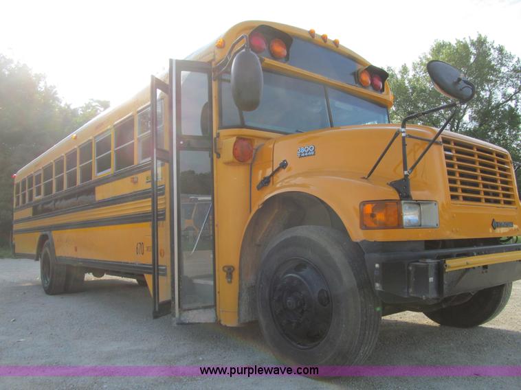 image for item K6251 2003 International 3800 school bus