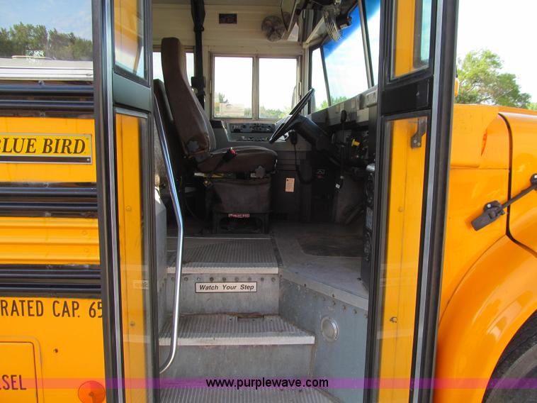 image for item K6251 2003 International 3800 school bus