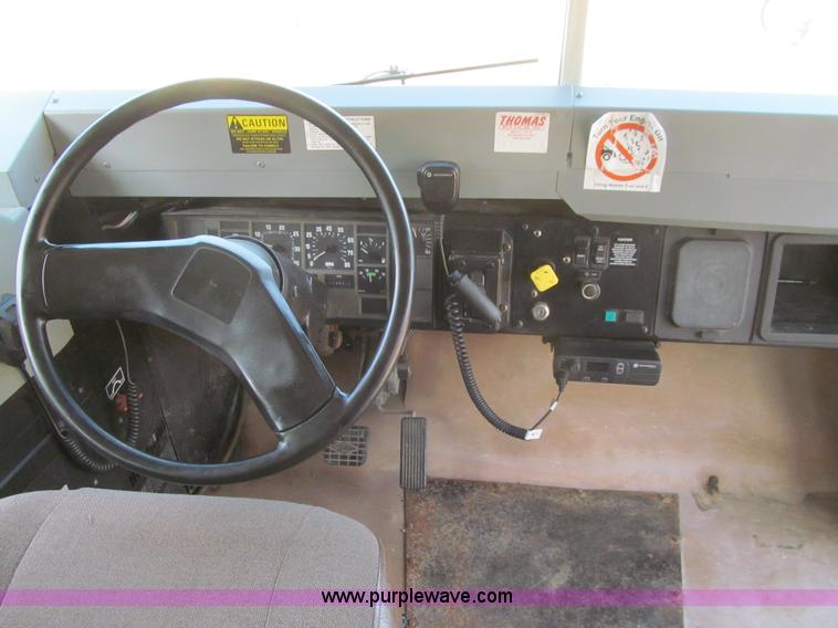 image for item K6251 2003 International 3800 school bus