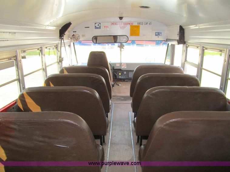 image for item K6251 2003 International 3800 school bus