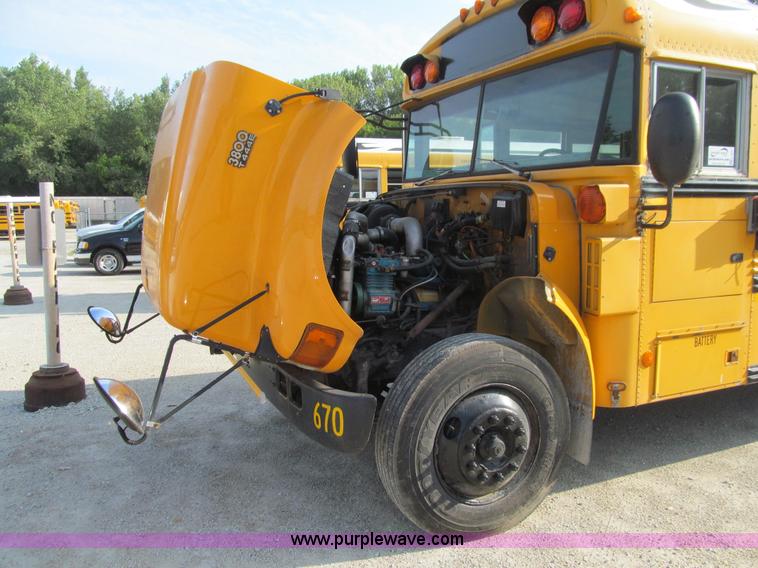 image for item K6251 2003 International 3800 school bus
