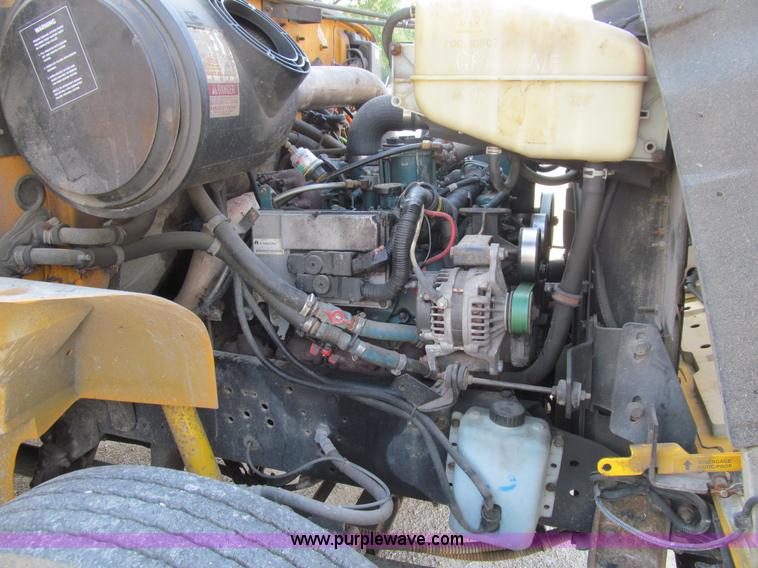 image for item K6251 2003 International 3800 school bus