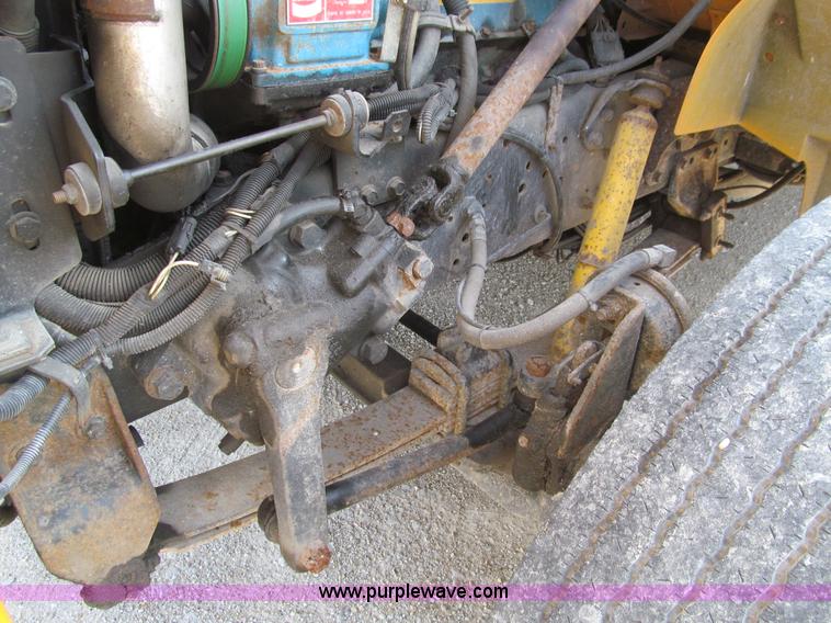 image for item K6251 2003 International 3800 school bus