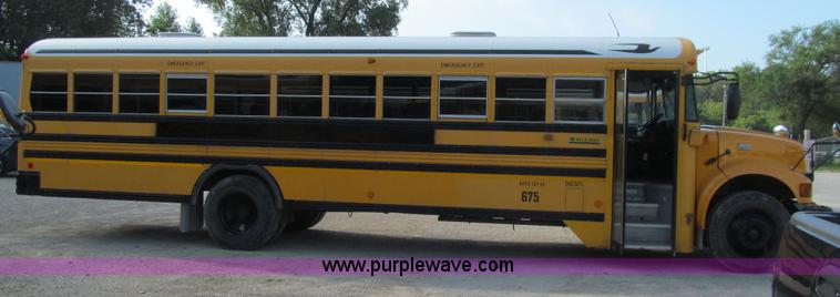image for item K6252 2003 International 3800 school bus