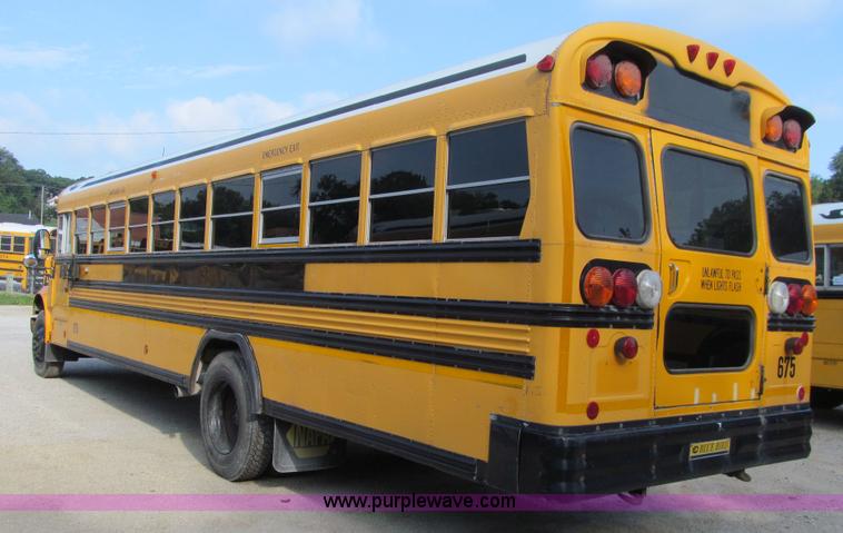 image for item K6252 2003 International 3800 school bus