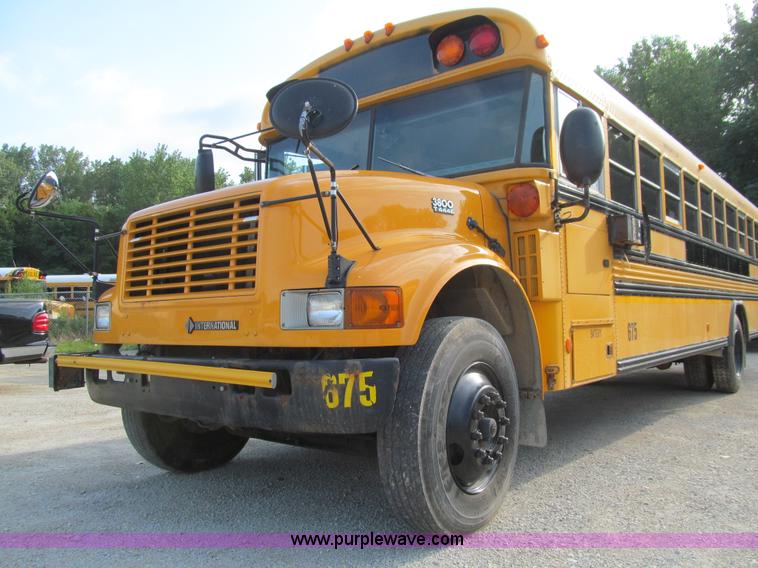 image for item K6252 2003 International 3800 school bus