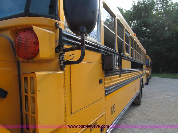 image for item K6252 2003 International 3800 school bus