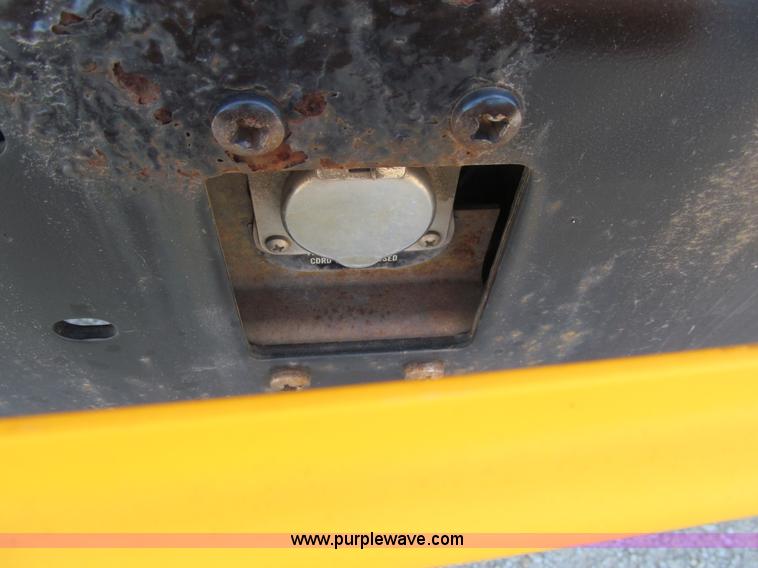 image for item K6252 2003 International 3800 school bus