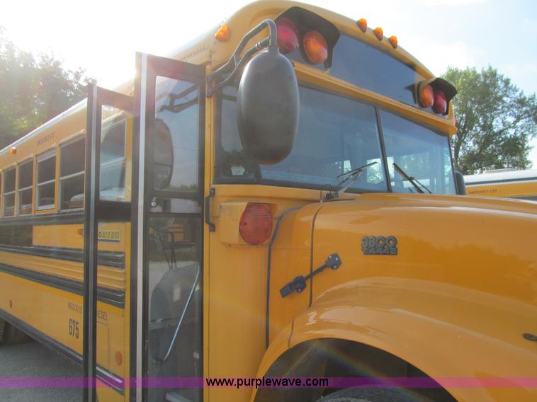 image for item K6252 2003 International 3800 school bus