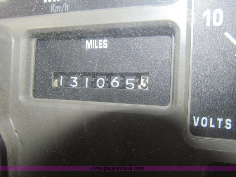 image for item K6252 2003 International 3800 school bus