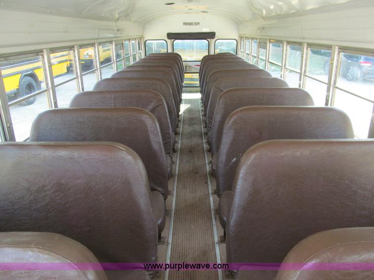 image for item K6252 2003 International 3800 school bus