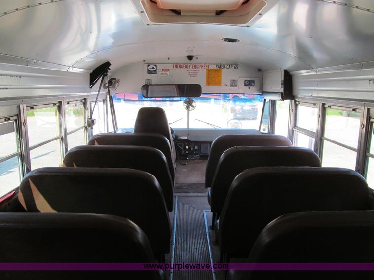 image for item K6252 2003 International 3800 school bus