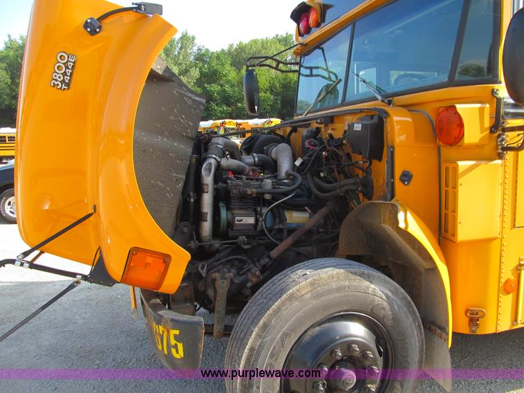 image for item K6252 2003 International 3800 school bus