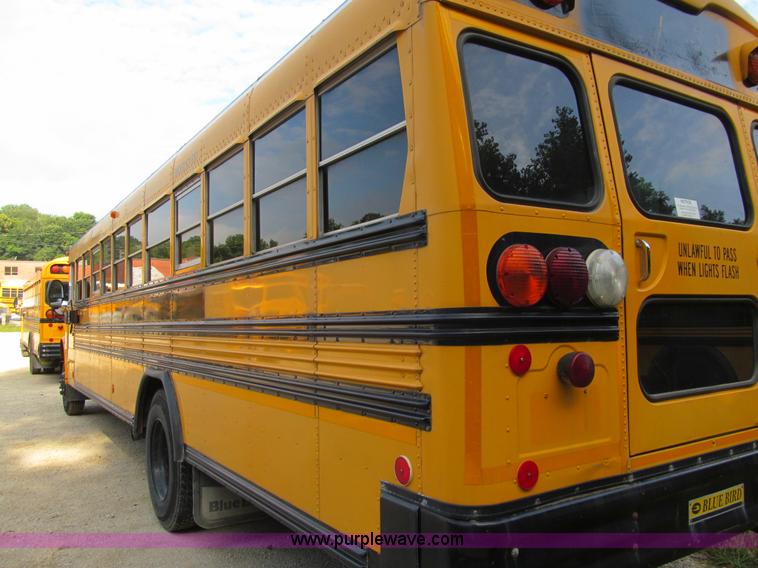 image for item K6253 2003 International 3800 school bus
