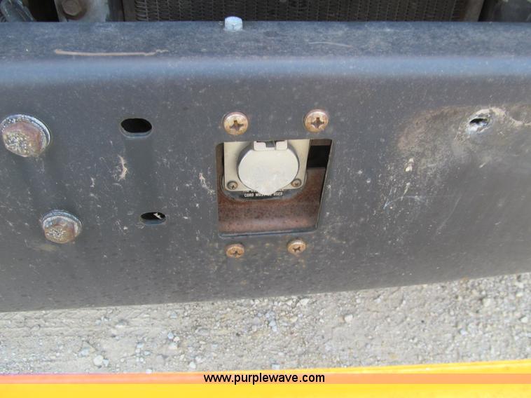 image for item K6253 2003 International 3800 school bus