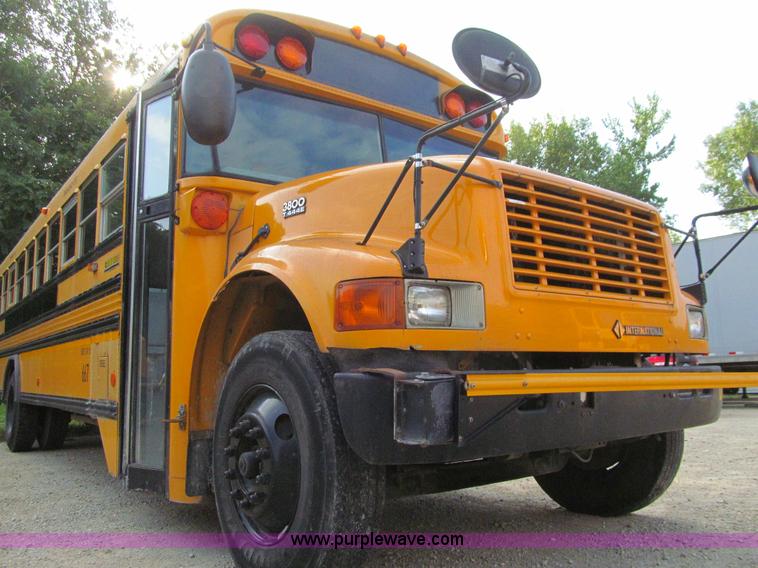 image for item K6253 2003 International 3800 school bus