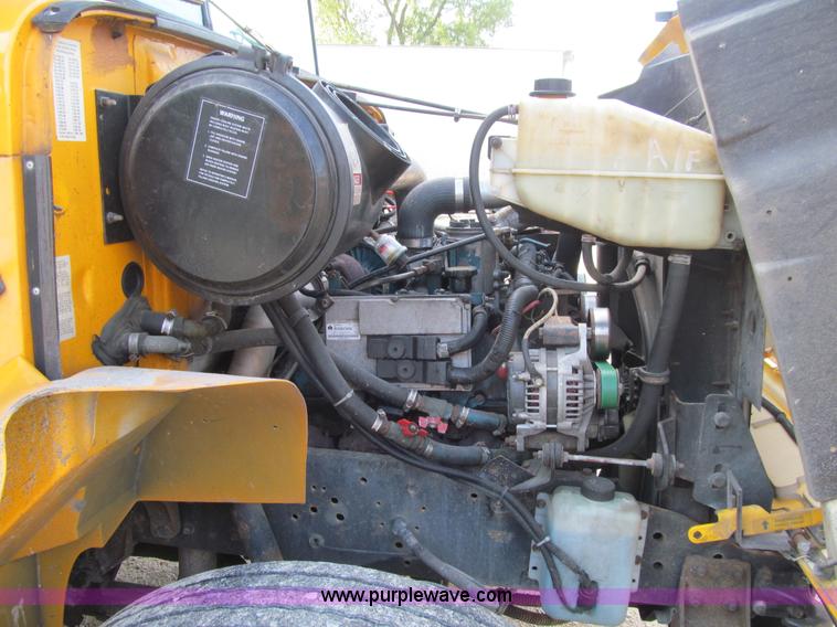 image for item K6253 2003 International 3800 school bus