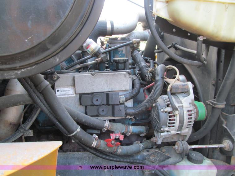 image for item K6253 2003 International 3800 school bus