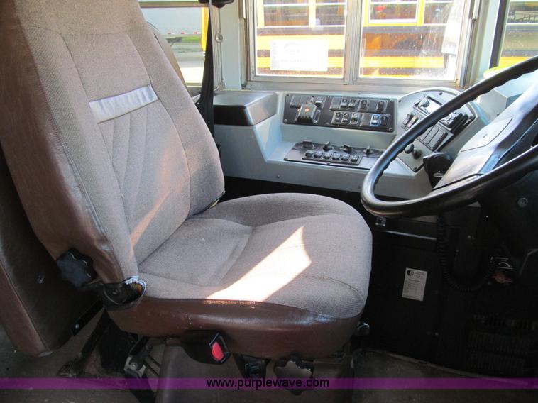 image for item K6254 2003 International 3800 school bus