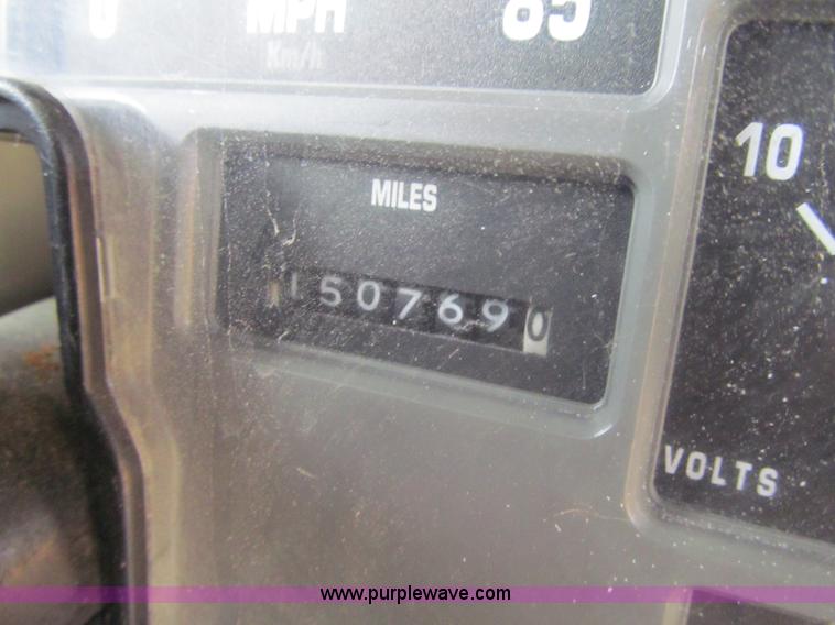 image for item K6254 2003 International 3800 school bus