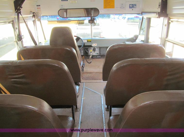 image for item K6254 2003 International 3800 school bus