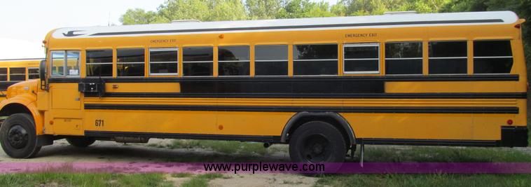 image for item K6255 2003 International 3800 school bus