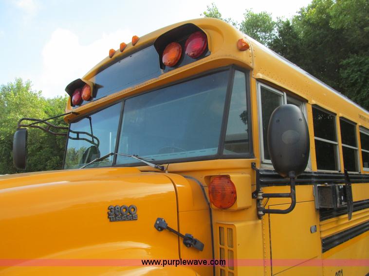 image for item K6255 2003 International 3800 school bus