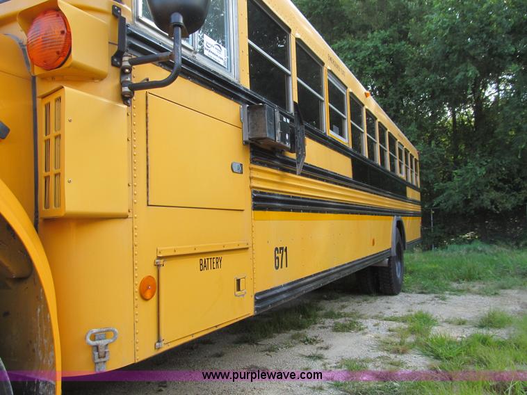 image for item K6255 2003 International 3800 school bus