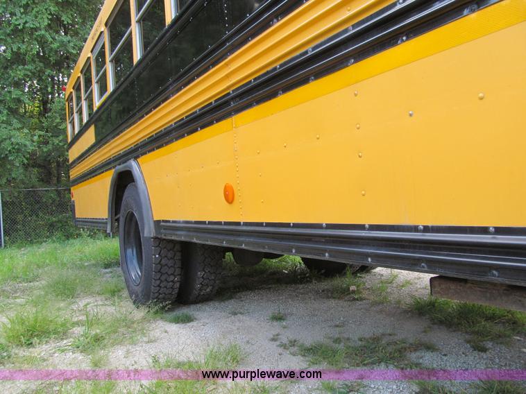 image for item K6255 2003 International 3800 school bus