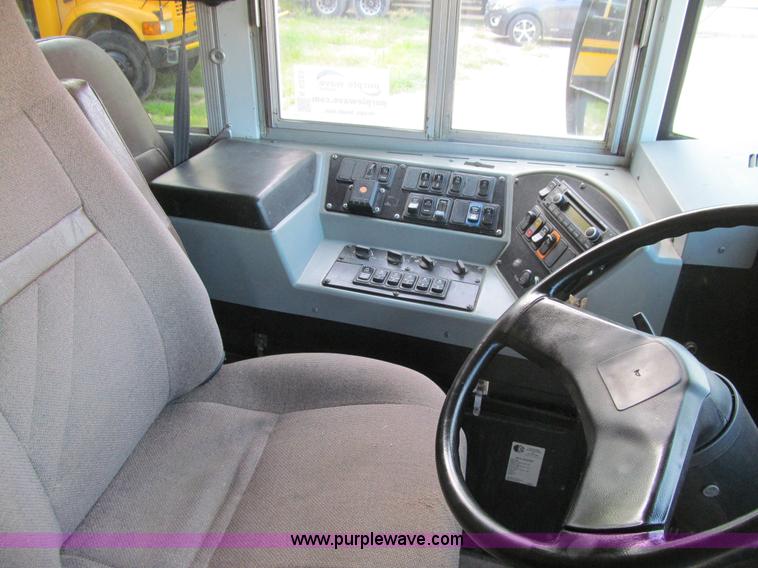 image for item K6255 2003 International 3800 school bus