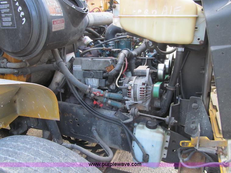 image for item K6255 2003 International 3800 school bus