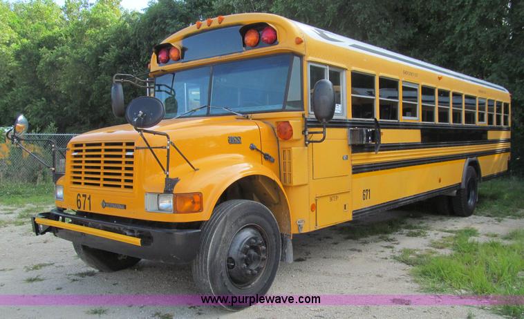 image for item K6255 2003 International 3800 school bus
