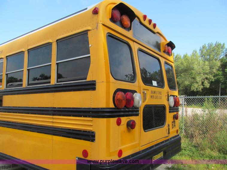 image for item K6256 2003 International 3800 school bus
