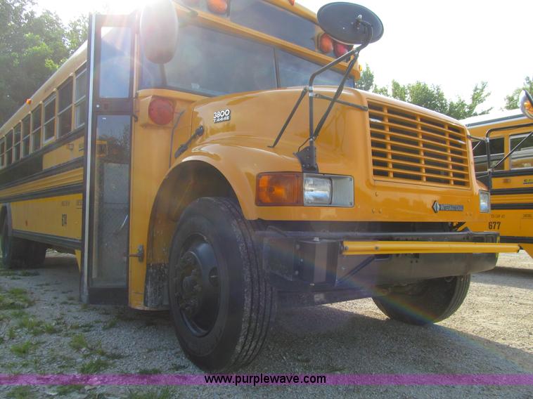 image for item K6256 2003 International 3800 school bus