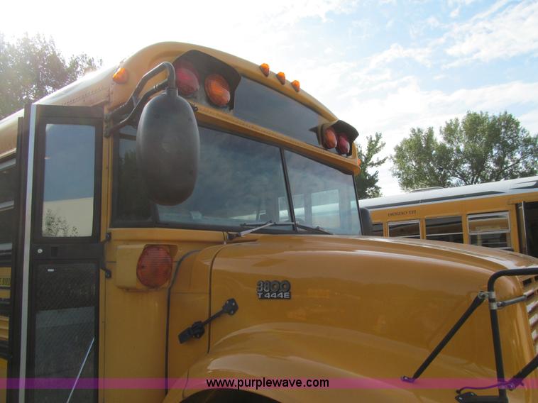 image for item K6256 2003 International 3800 school bus